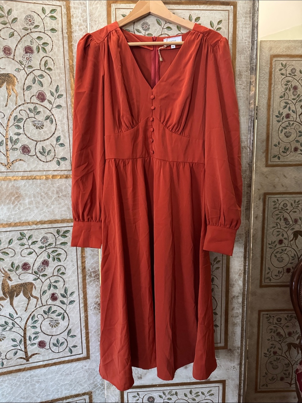 RIHOAS Rust Orange Long Sleeve V-Neck Midi Dress